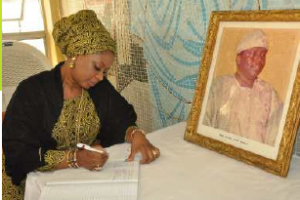 Mrs. Amosun Commiserates With Mama H.I.D Awolowo